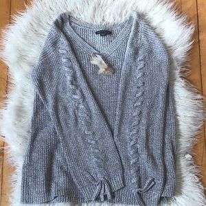 AMERICAN EAGLE SWEATER